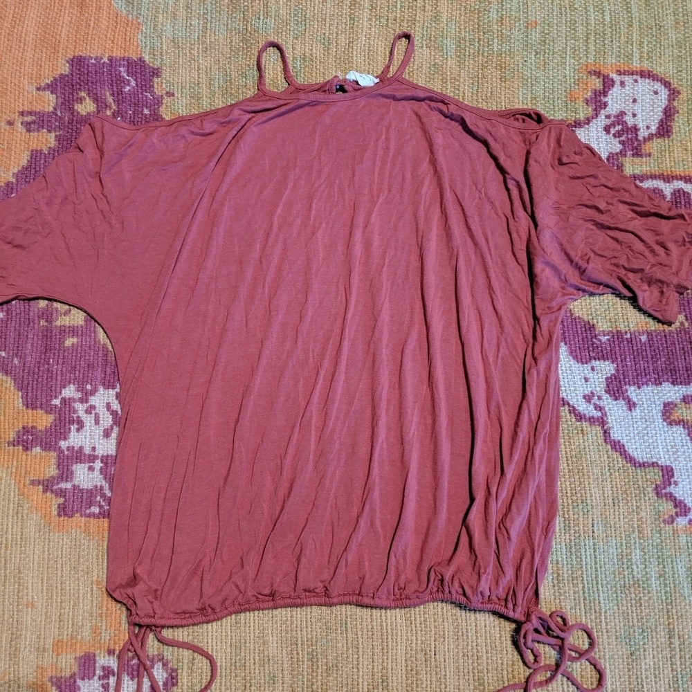 143 Story shoulder cut out boutique shirt